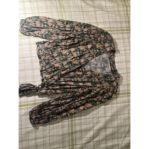 American Eagle By Payless Tops - American Eagle Floral Wrap Blouse Puff Sleeve Elastic Waist Boho romantic 
SZ S
